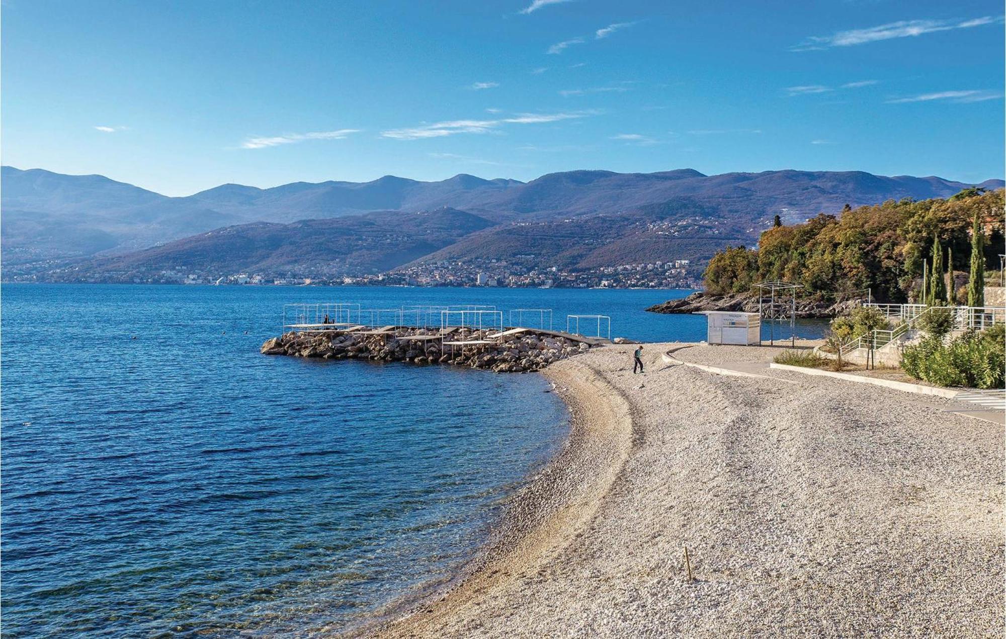 2 Bedroom Amazing Apartment In Fiume Esterno foto